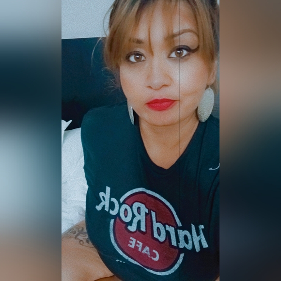 Meet your Posher, Persephone - Picture 2 of 2